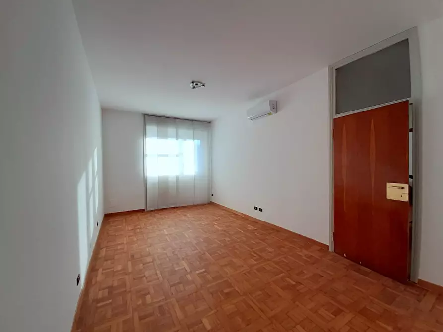 Immagine 10 di Appartamento in affitto  a Milano