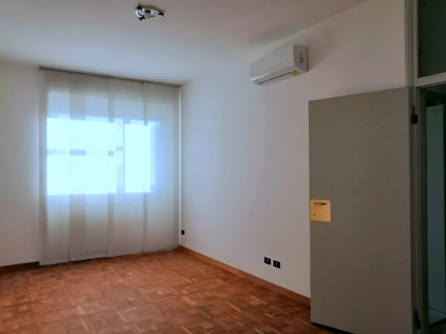 Immagine 11 di Appartamento in affitto  a Milano