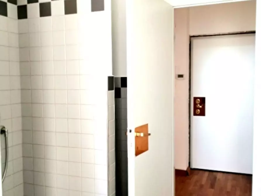Immagine 16 di Appartamento in affitto  a Milano