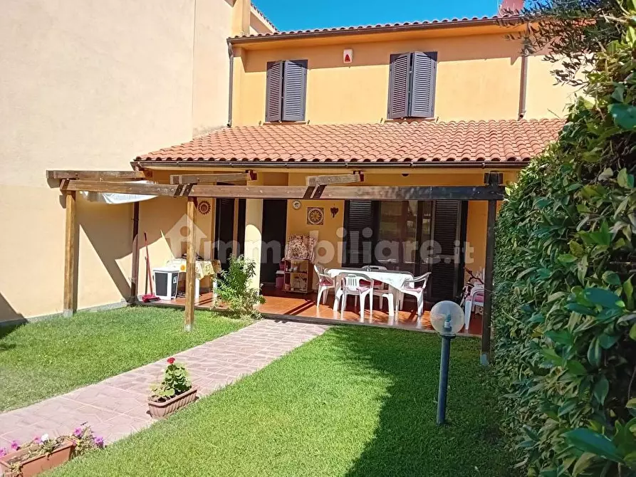 Immagine 2 di Villetta a schiera in vendita  in Località Torre di Maremma a Montalto Di Castro
