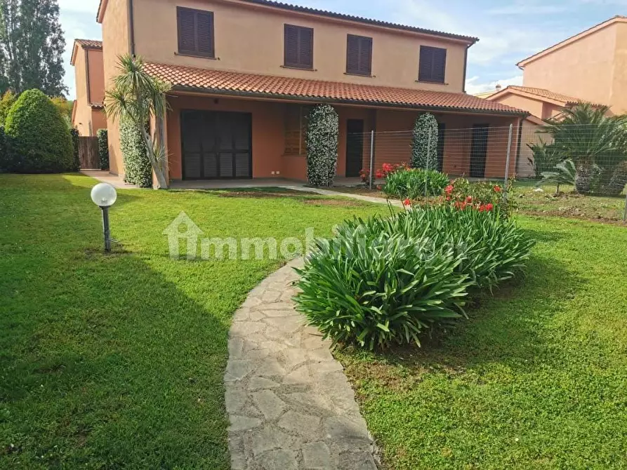 Immagine 2 di Villa in vendita  in Località Torre di Maremma a Montalto Di Castro