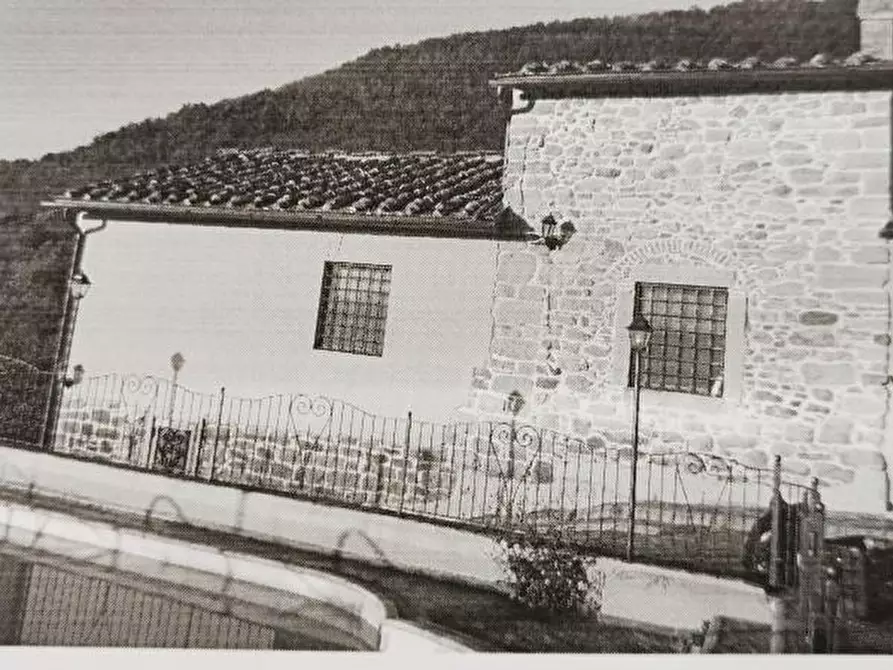 Immagine 2 di Casa colonica in vendita  in PIAZZA DANTE ALIGHIERI a Borgo San Lorenzo