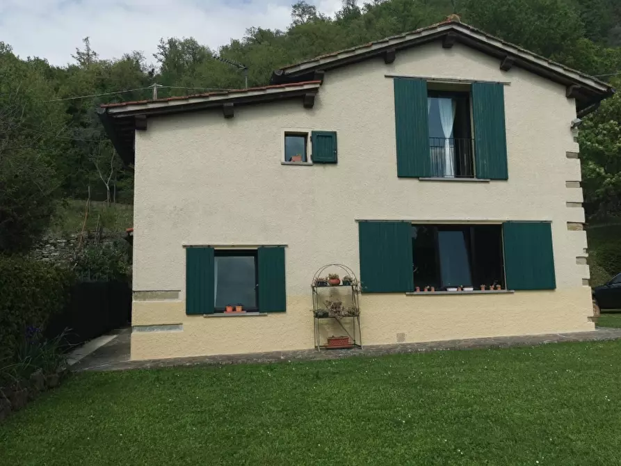 Immagine 2 di Casa colonica in vendita  in PIAZZA DANTE ALIGHIERI a Vicchio