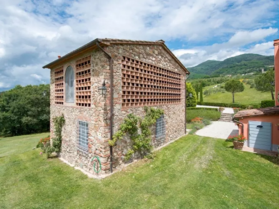 Immagine 1 di Casa colonica in vendita  in PIAZZA DANTE ALIGHIERI a Borgo San Lorenzo