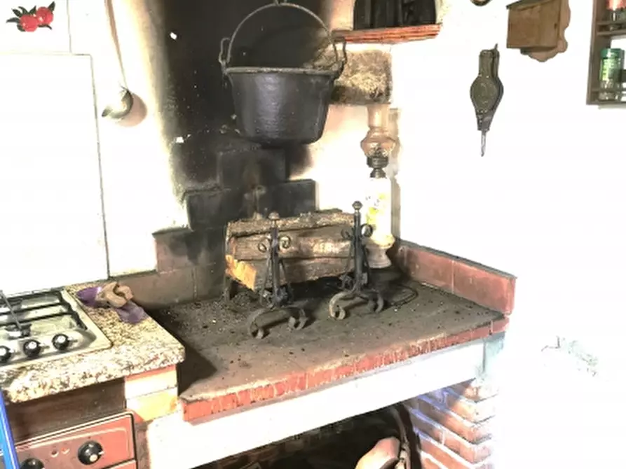 Immagine 4 di Appartamento in vendita  in PIAZZA COLONNA 54 a Scarperia E San Piero