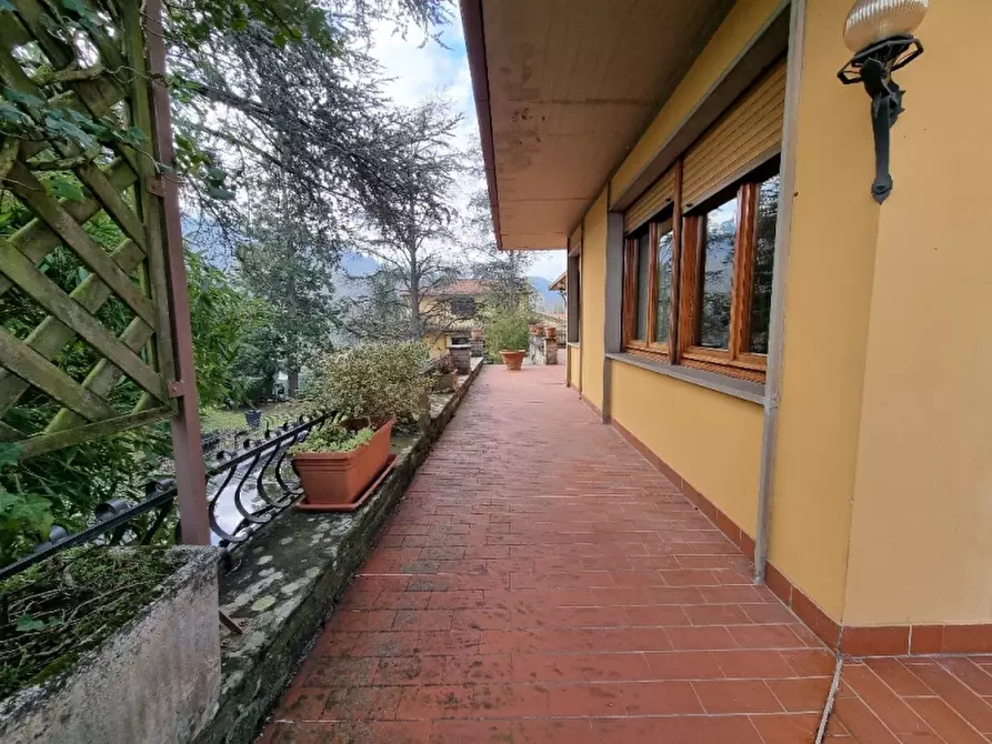 Immagine 15 di Villa in vendita  in Viale Beato Angelico 50039 a Vicchio