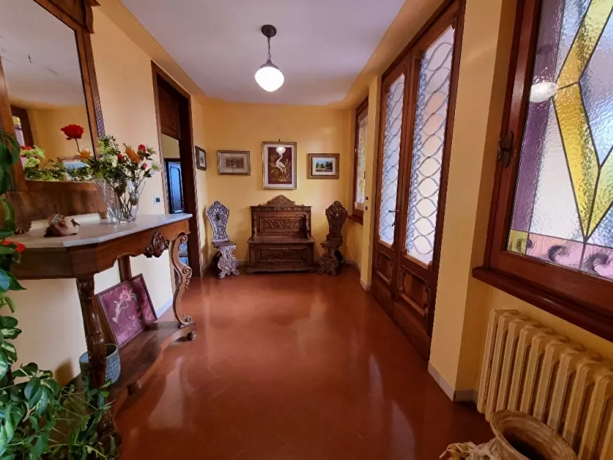 Immagine 30 di Villa in vendita  in Viale Beato Angelico 50039 a Vicchio