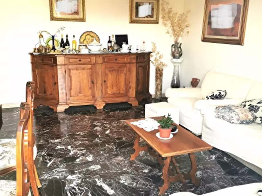 Immagine 1 di Appartamento in vendita  in PIAZZA DANTE ALIGHIERI 54 a Borgo San Lorenzo