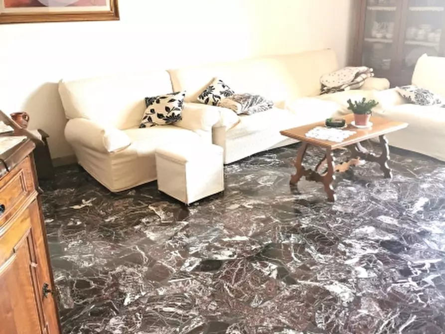 Immagine 2 di Appartamento in vendita  in PIAZZA DANTE ALIGHIERI 54 a Borgo San Lorenzo