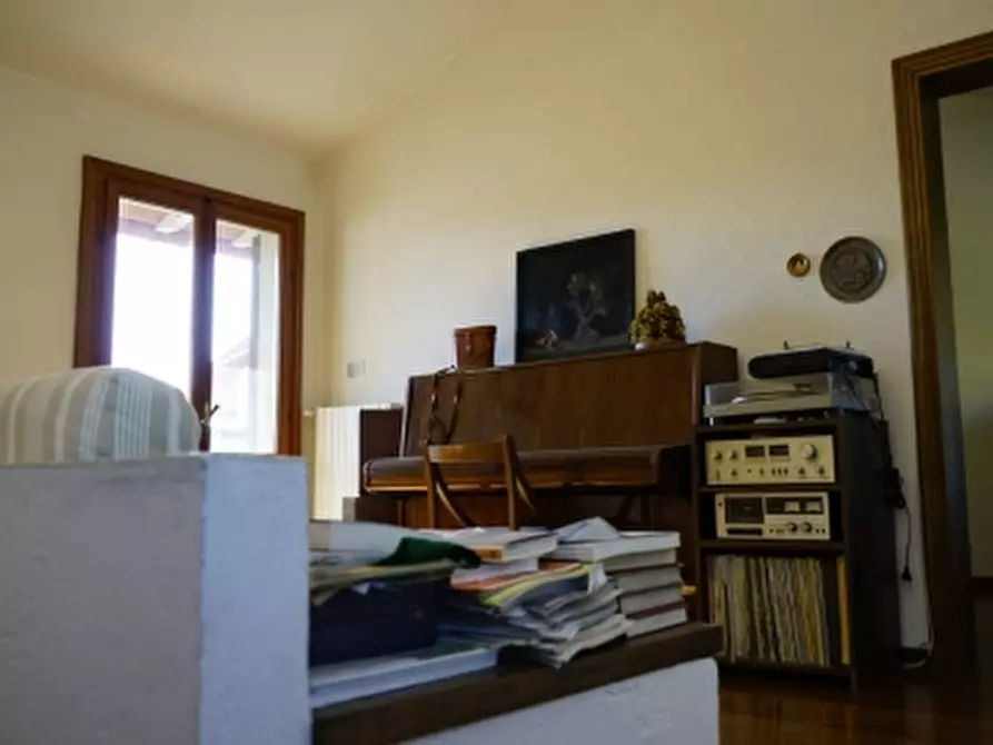 Immagine 6 di Villa in vendita  in VIALE KENNEDY 50038 a Borgo San Lorenzo