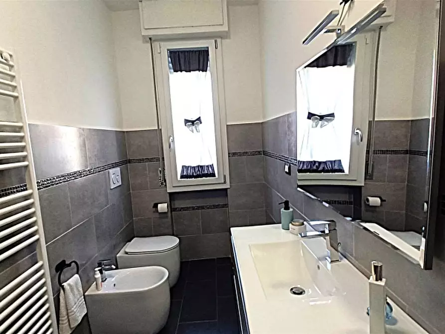 Immagine 5 di Appartamento in vendita  in PIAZZA DANTE ALIGHIERI 54 a Scarperia E San Piero