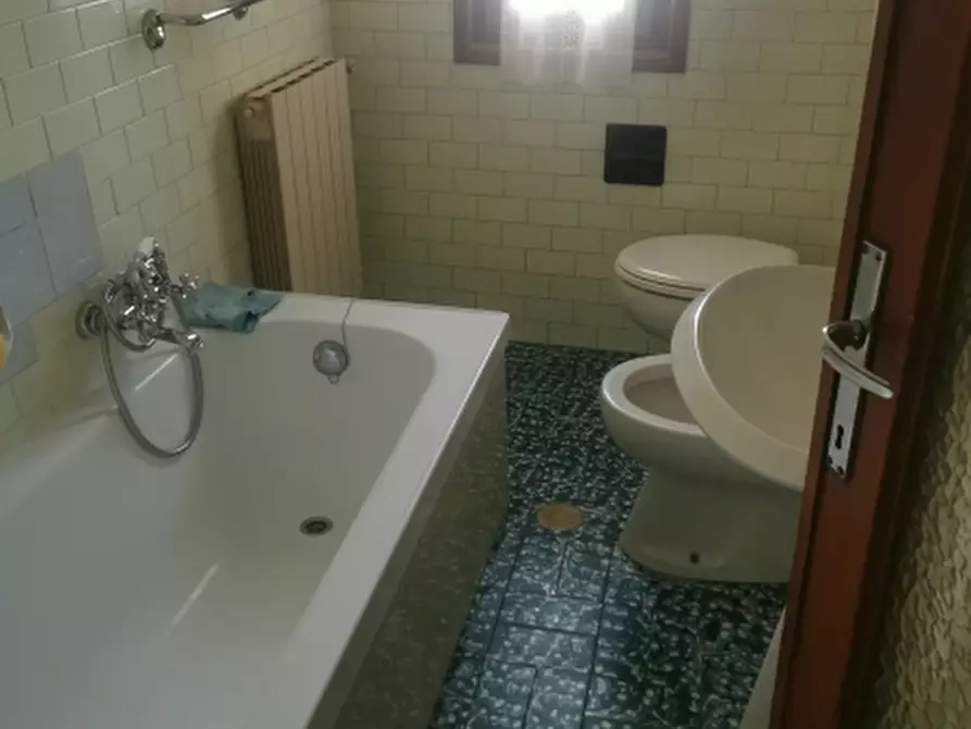 Immagine 11 di Casa colonica in vendita  in VIA ROMA a Rufina