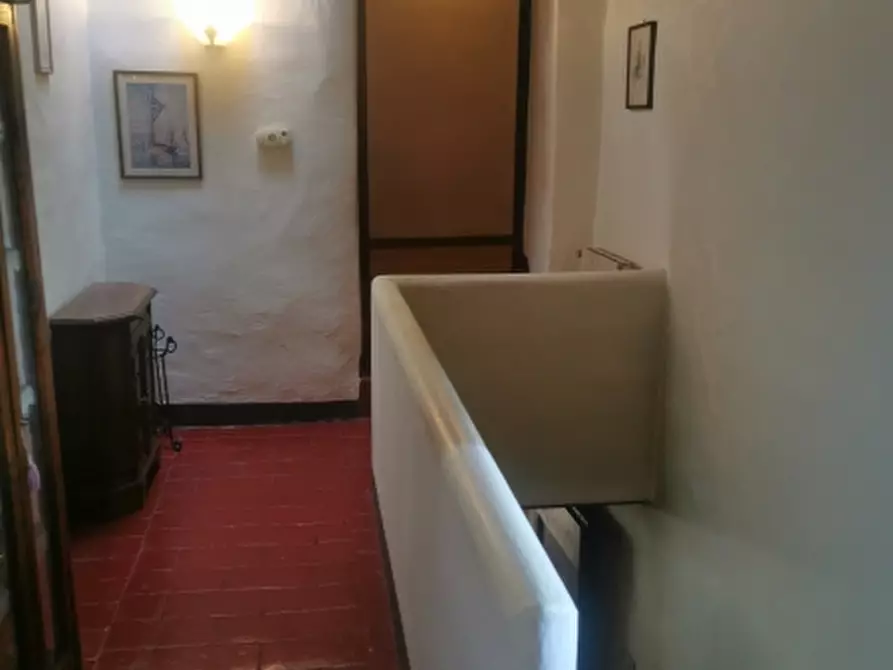 Immagine 18 di Casa colonica in vendita  in VIA ROMA a Rufina