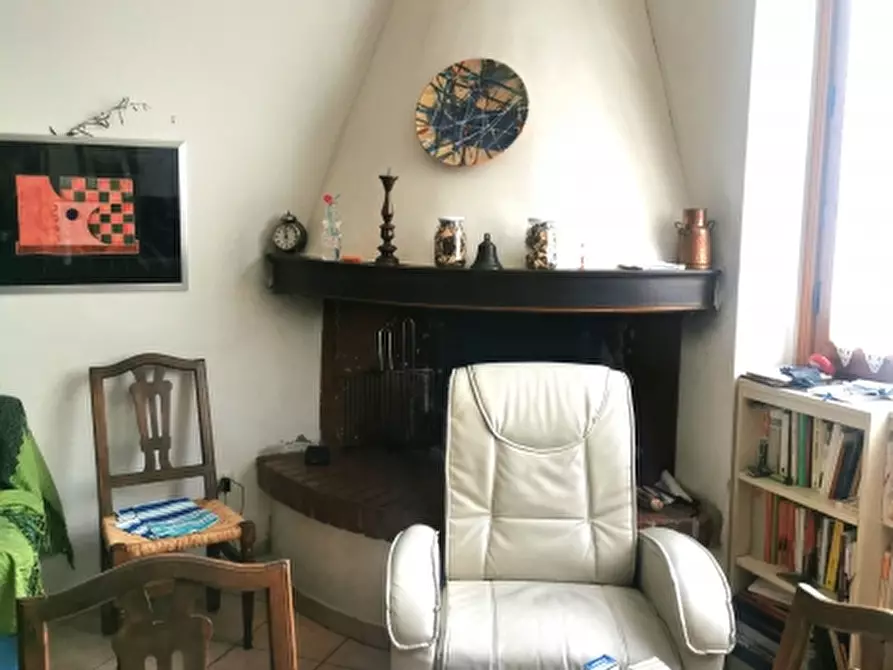 Immagine 4 di Appartamento in vendita  in SAGGINALE a Vicchio