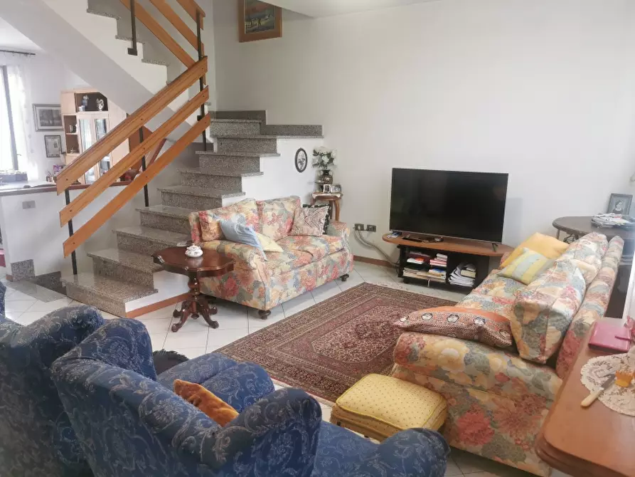 Immagine 1 di Villa in vendita  in PIAZZA DANTE ALIGHIERI a Borgo San Lorenzo