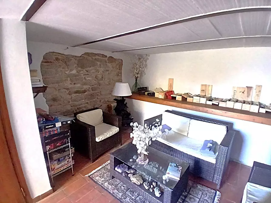 Immagine 15 di Casa colonica in vendita  in PIAZZA DANTE ALIGHIERI a Borgo San Lorenzo