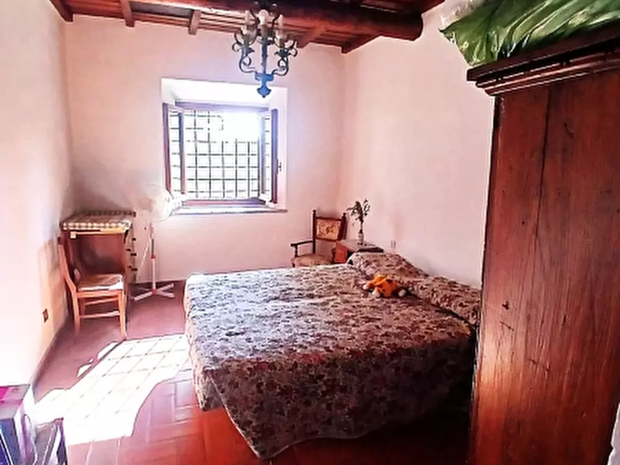 Immagine 17 di Casa colonica in vendita  in PIAZZA DANTE ALIGHIERI a Borgo San Lorenzo