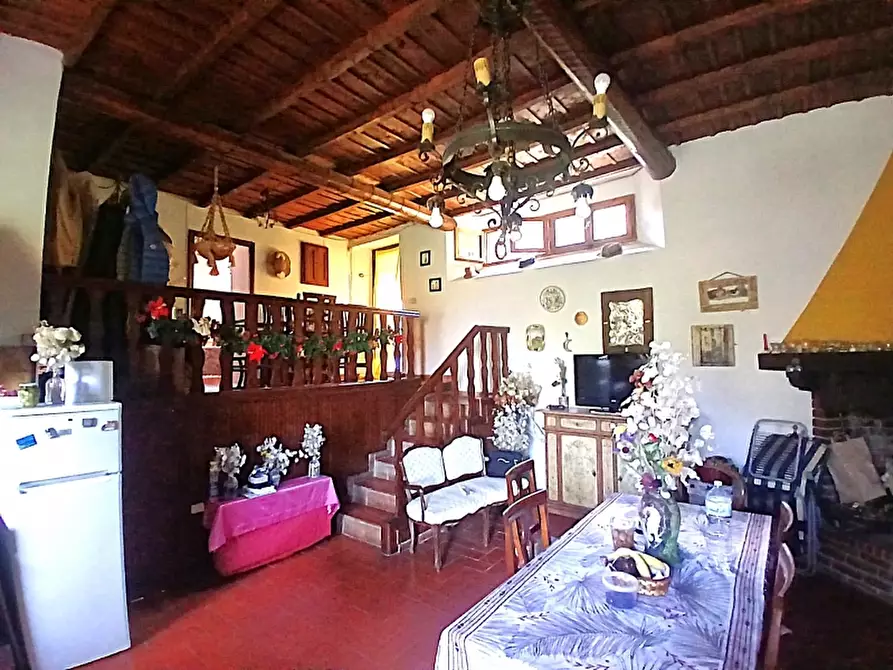 Immagine 10 di Casa colonica in vendita  in PIAZZA DANTE ALIGHIERI a Borgo San Lorenzo