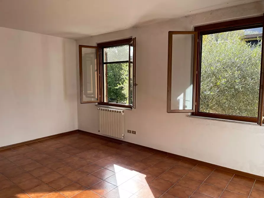 Immagine 11 di Villetta a schiera in vendita  in GIANI 54 a Dicomano