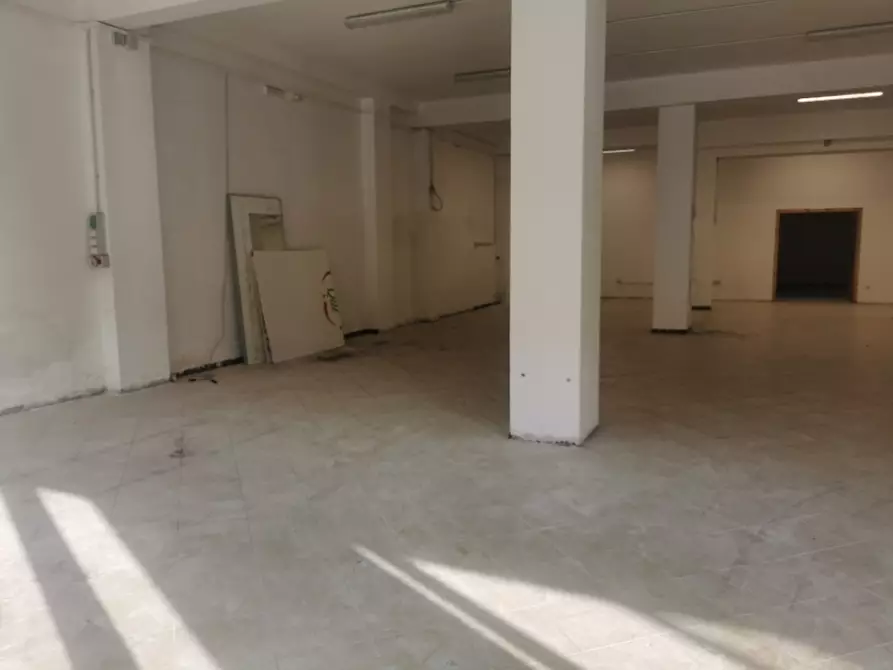 Immagine 3 di Locale commerciale in affitto  in PIAZZA DANTE ALIGHIERI a Borgo San Lorenzo