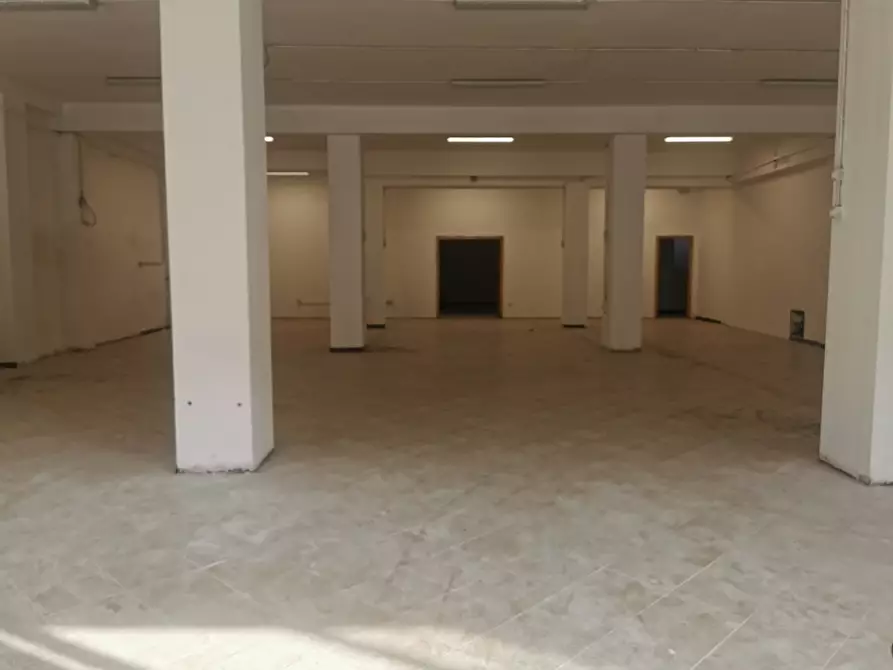 Immagine 4 di Locale commerciale in affitto  in PIAZZA DANTE ALIGHIERI a Borgo San Lorenzo