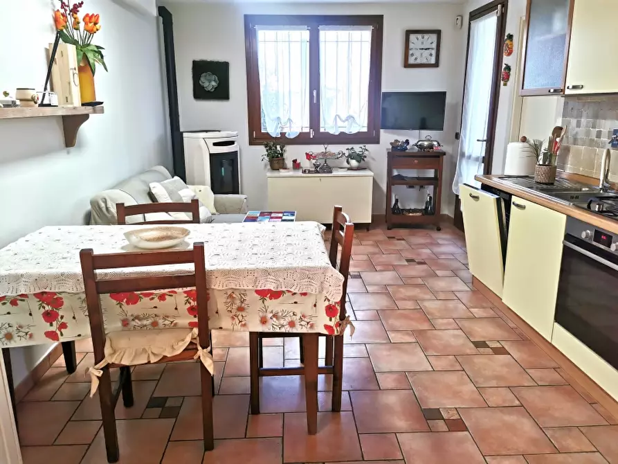 Immagine 10 di Villa in vendita  in PIAZZA DANTE ALIGHIERI a Borgo San Lorenzo