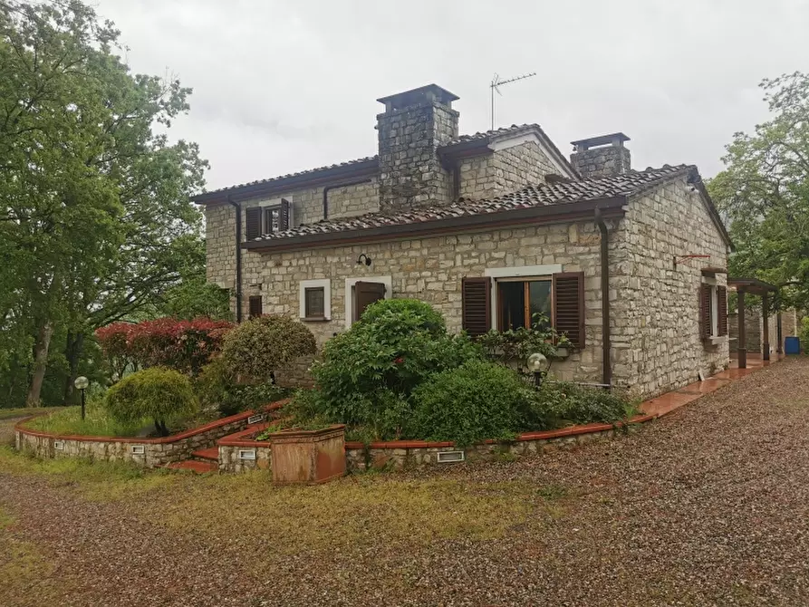 Immagine 1 di Villa in vendita  in PIAZZA DANTE ALIGHIERI a Borgo San Lorenzo