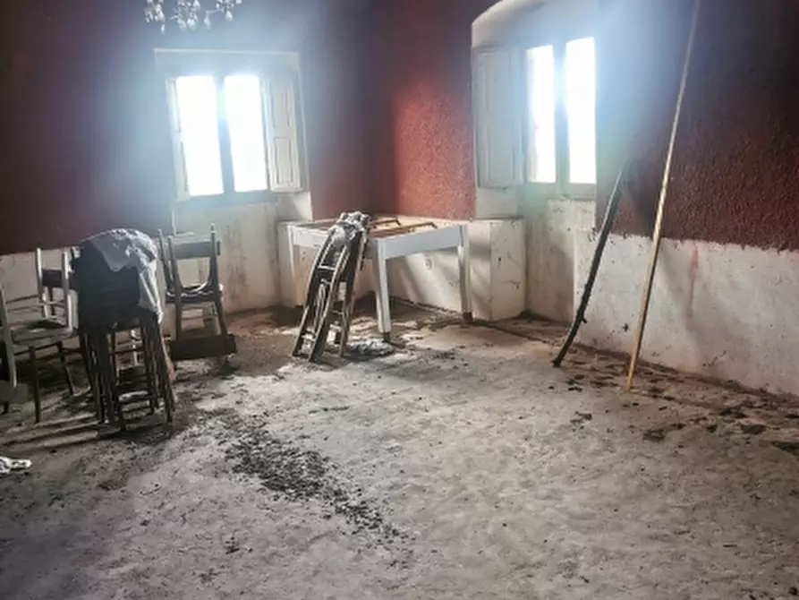 Immagine 15 di Casa colonica in vendita  in PIAZZA DANTE ALIGHIERI a Borgo San Lorenzo