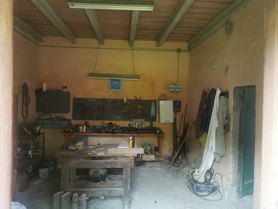 Immagine 28 di Casa colonica in vendita  in PIAZZA DANTE ALIGHIERI a Borgo San Lorenzo