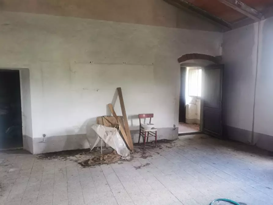 Immagine 9 di Casa colonica in vendita  in PIAZZA DANTE ALIGHIERI a Borgo San Lorenzo