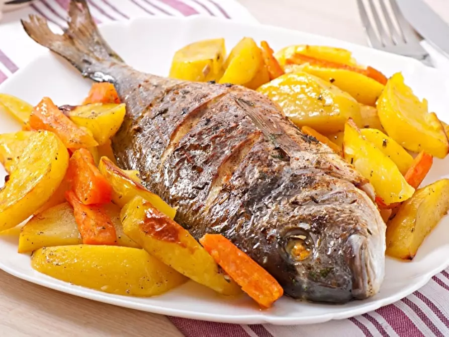 Immagine 4 di Attività commerciale in vendita  in VIA VECCHIA AURELIA a Cecina