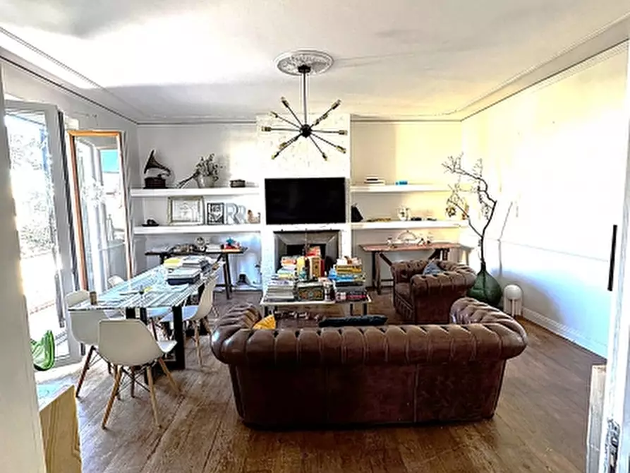 Immagine 1 di Villa in vendita  in VIALE KENNEDY a Scarperia E San Piero