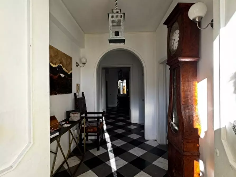 Immagine 3 di Villa in vendita  in VIALE KENNEDY a Scarperia E San Piero