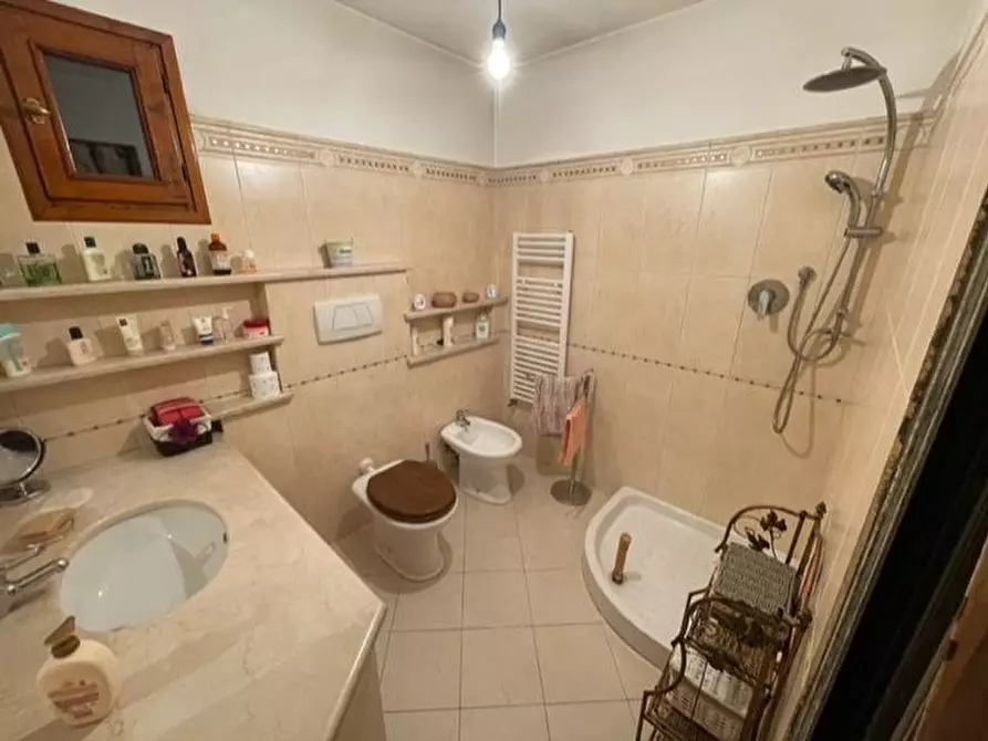 Immagine 15 di Villa in vendita  in PIAZZA DANTE ALIGHIERI a Vicchio