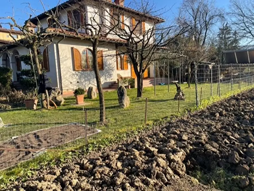 Immagine 3 di Villa in vendita  in PIAZZA DANTE ALIGHIERI a Vicchio