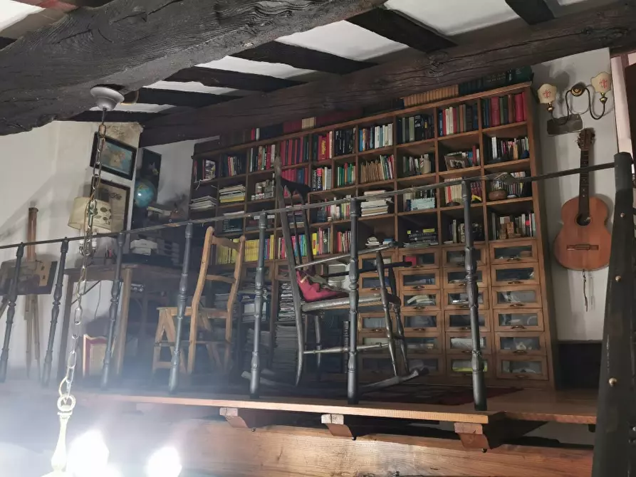 Immagine 15 di Casa colonica in vendita  in PIAZZA DANTE ALIGHIERI a Borgo San Lorenzo