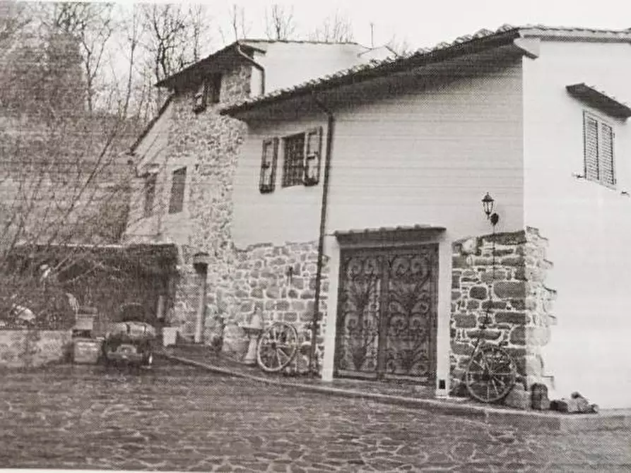 Immagine 3 di Casa colonica in vendita  in PIAZZA DANTE ALIGHIERI a Borgo San Lorenzo