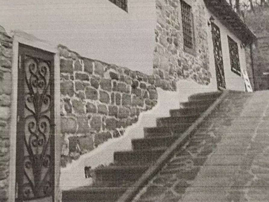 Immagine 5 di Casa colonica in vendita  in PIAZZA DANTE ALIGHIERI a Borgo San Lorenzo