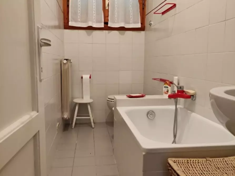 Immagine 9 di Appartamento in vendita  in PIAZZA DANTE ALIGHIERI a Reggello