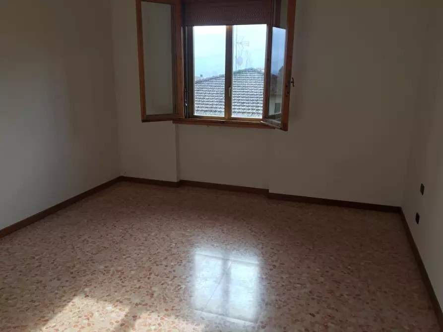 Immagine 9 di Appartamento in vendita  in PIAZZA DANTE ALIGHIERI a Borgo San Lorenzo