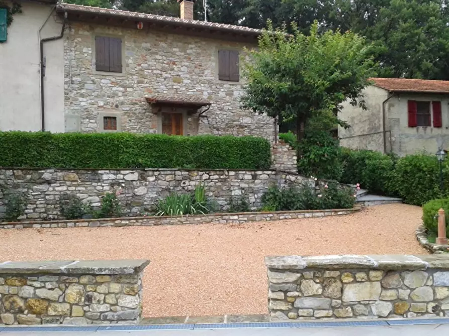 Immagine 2 di Casa colonica in vendita  in PIAZZA DANTE ALIGHIERI a Borgo San Lorenzo