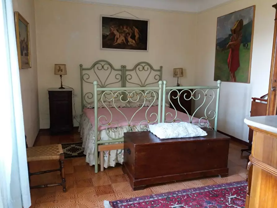 Immagine 4 di Casa colonica in vendita  a Figline E Incisa Valdarno