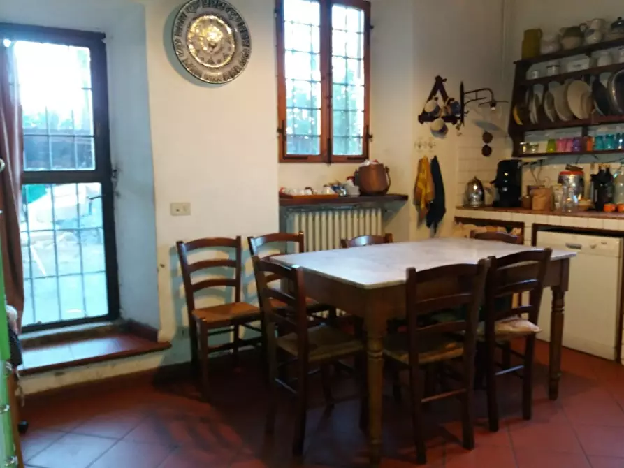 Immagine 7 di Casa colonica in vendita  a Figline E Incisa Valdarno
