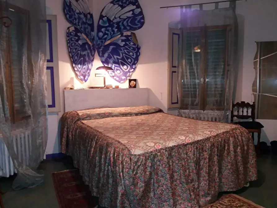 Immagine 8 di Casa colonica in vendita  a Figline E Incisa Valdarno