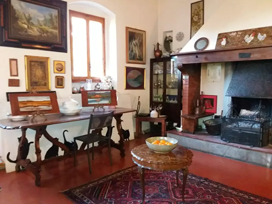 Immagine 10 di Casa colonica in vendita  a Figline E Incisa Valdarno