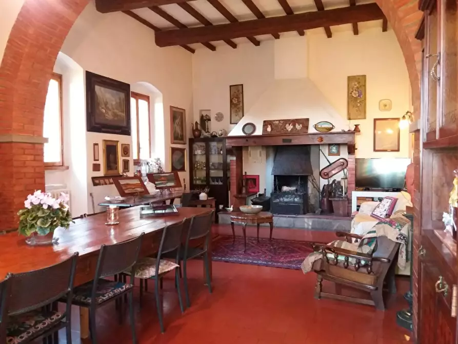 Immagine 13 di Casa colonica in vendita  a Figline E Incisa Valdarno