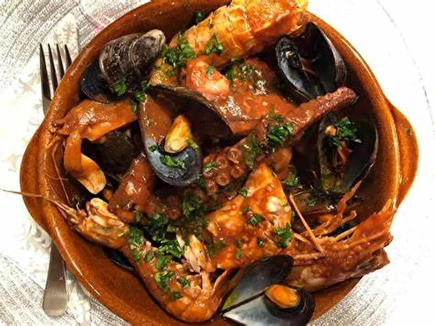 Immagine 2 di Attività commerciale in vendita  in VIA VECCHIA AURELIA a Cecina