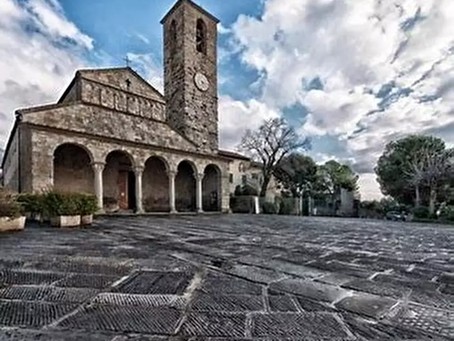 Immagine 3 di Villa in vendita  in PIAZZA DANTE ALIGHIERI a Reggello