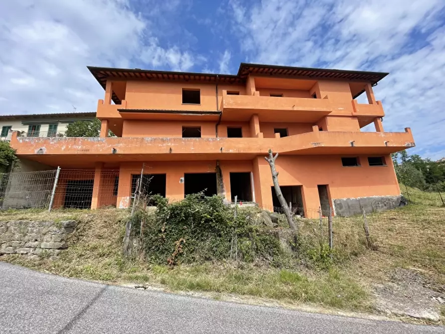 Immagine 4 di Villa in vendita  in PIAZZA DANTE ALIGHIERI a Reggello
