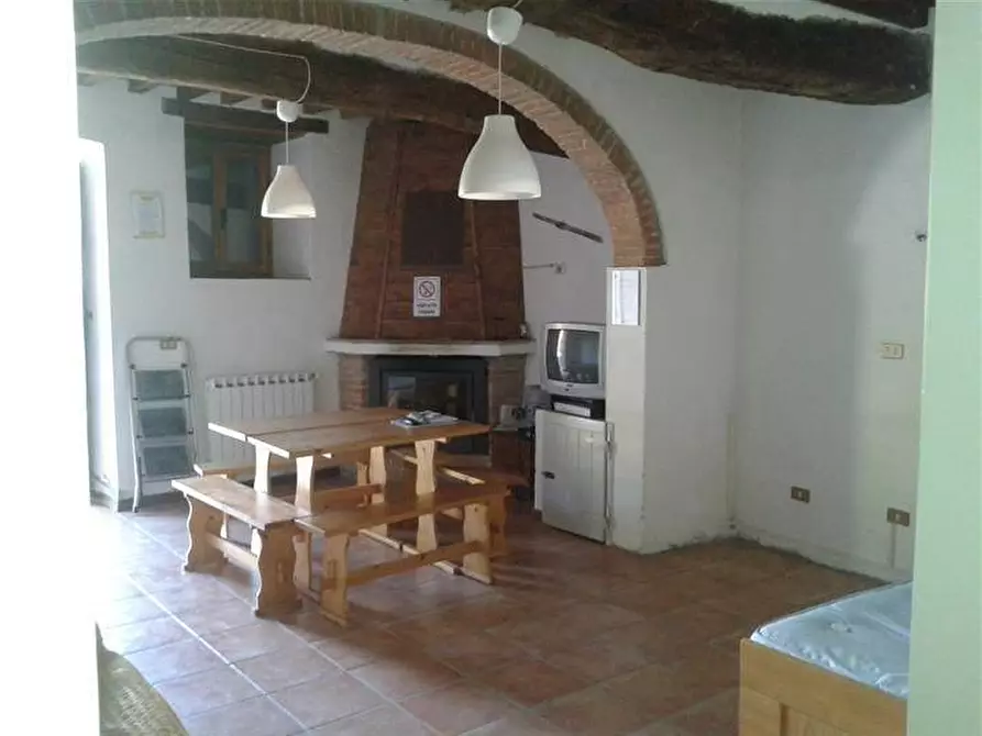 Immagine 4 di Casa colonica in vendita  a Vicchio